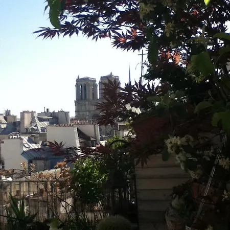 Notre Dame Flat Париж