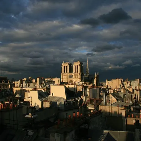 Notre Dame Flat