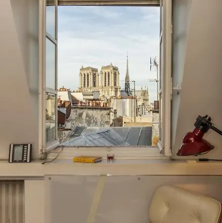 Notre Dame Flat